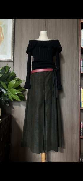 Blue marine black off shoulder knit