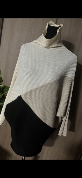 Spechio pleats top