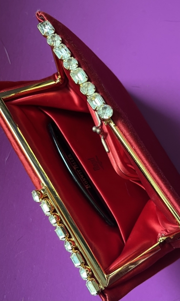 ‘70 Red glitter clutch bag