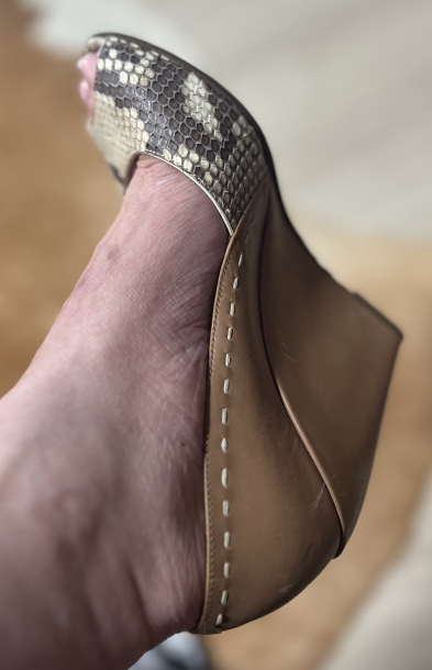 ‘80 Bally peep toe wedge hill