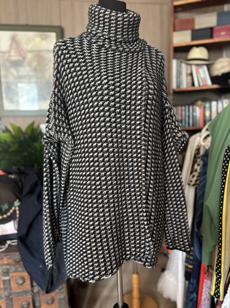 90s Diane von furstenberg turtle neck 