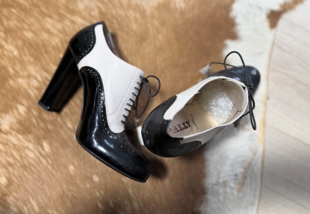 Bally Oxford heel 