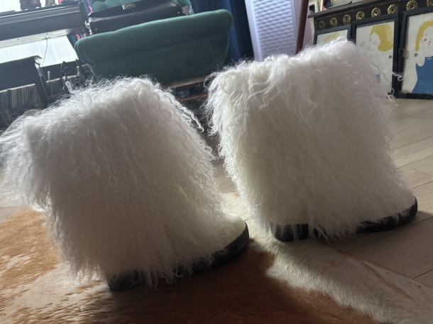 Bear paw lamb boots 